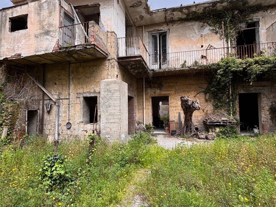 Erhvervsejendom i Sant'Antimo, Naples - foto 1