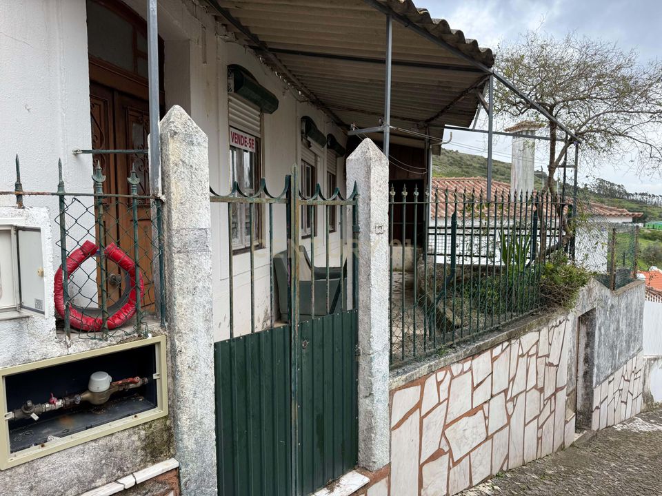 Erhvervsejendom i Fanhoes, Lisbon - foto 1