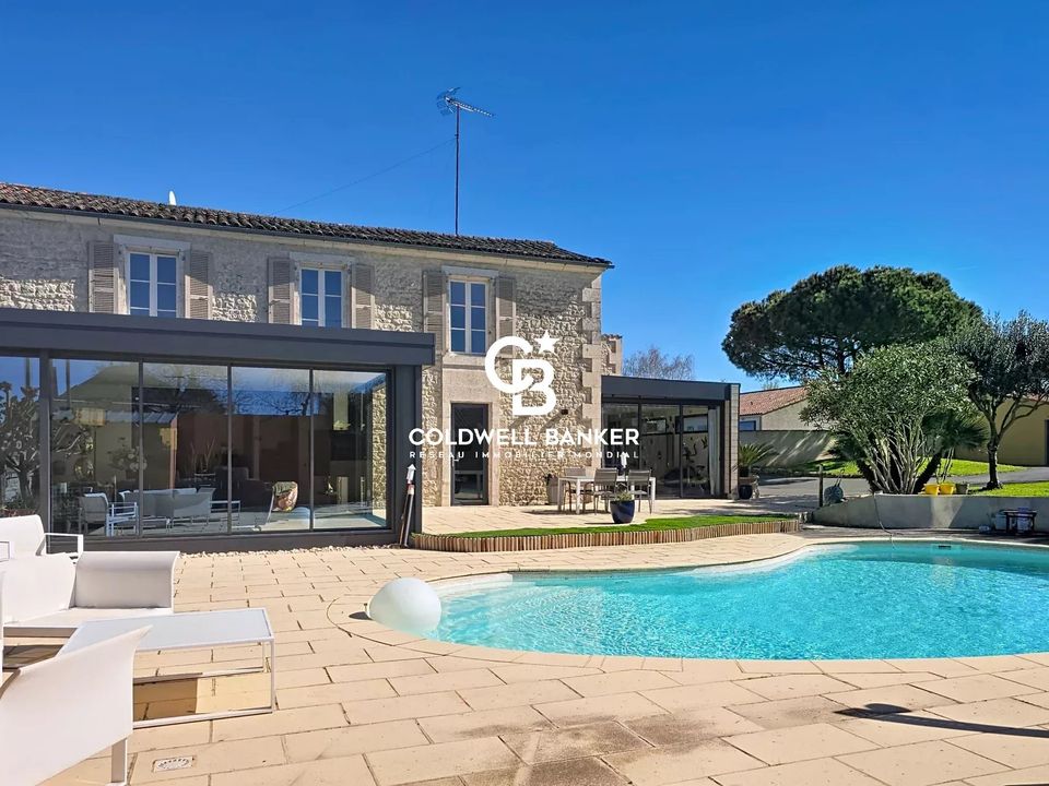 Villa i Fontenay-le-Comte, Vendee - foto 1