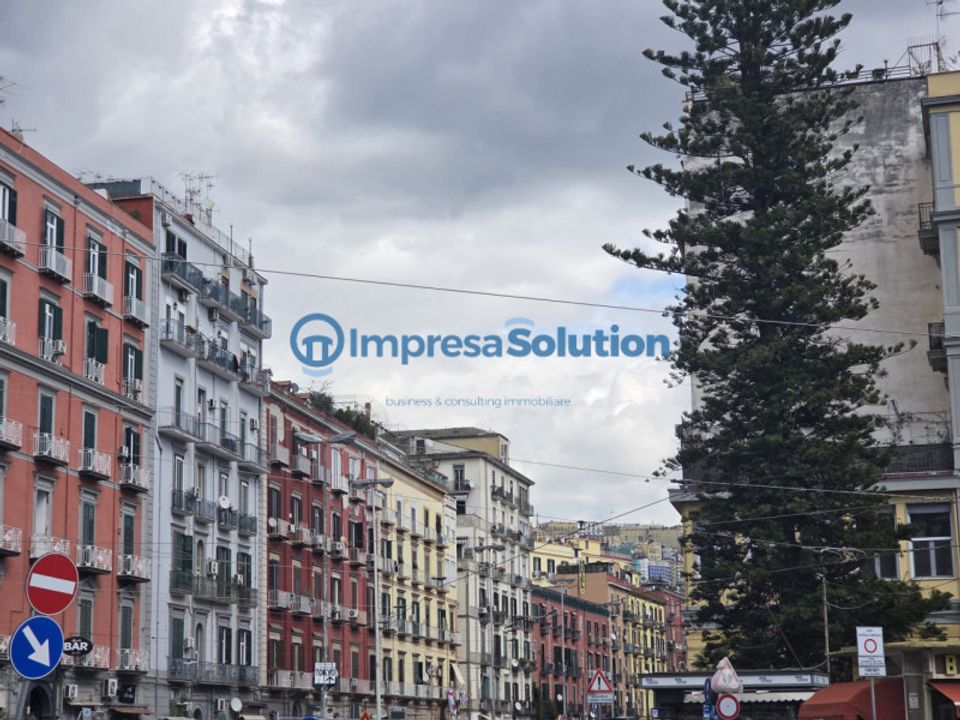 Erhvervsejendom i Naples, Naples - foto 1