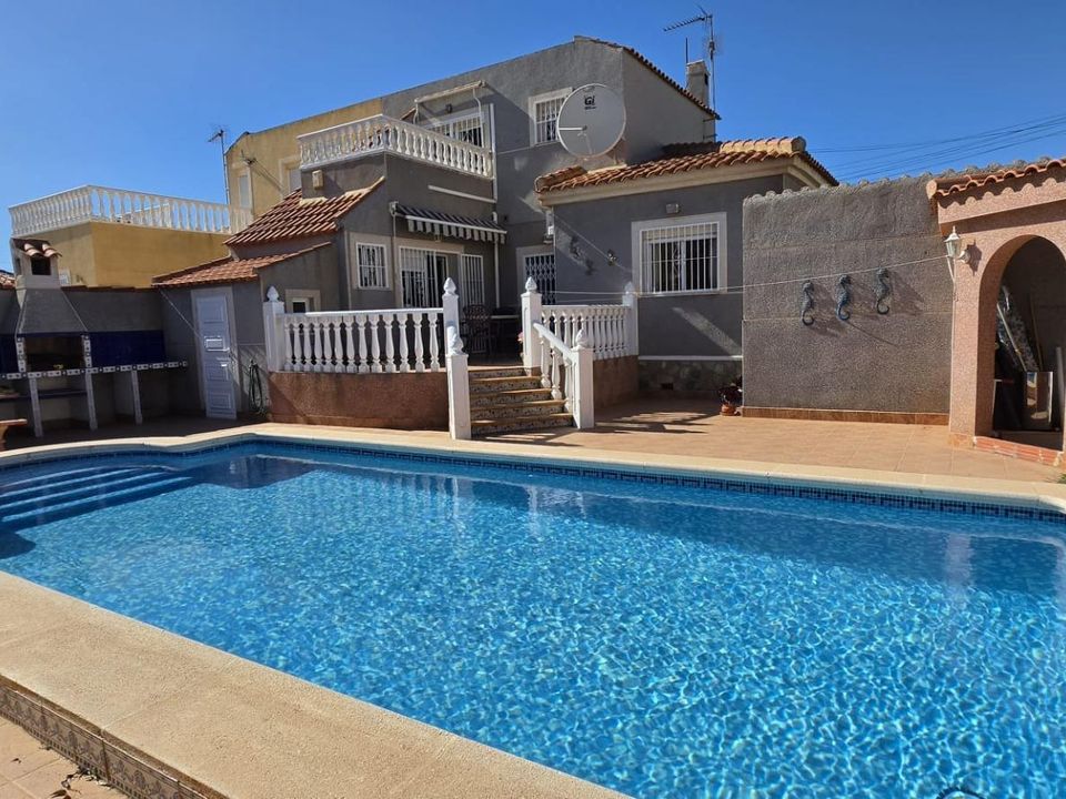 Villa i Torrevieja, Alicante - foto 1