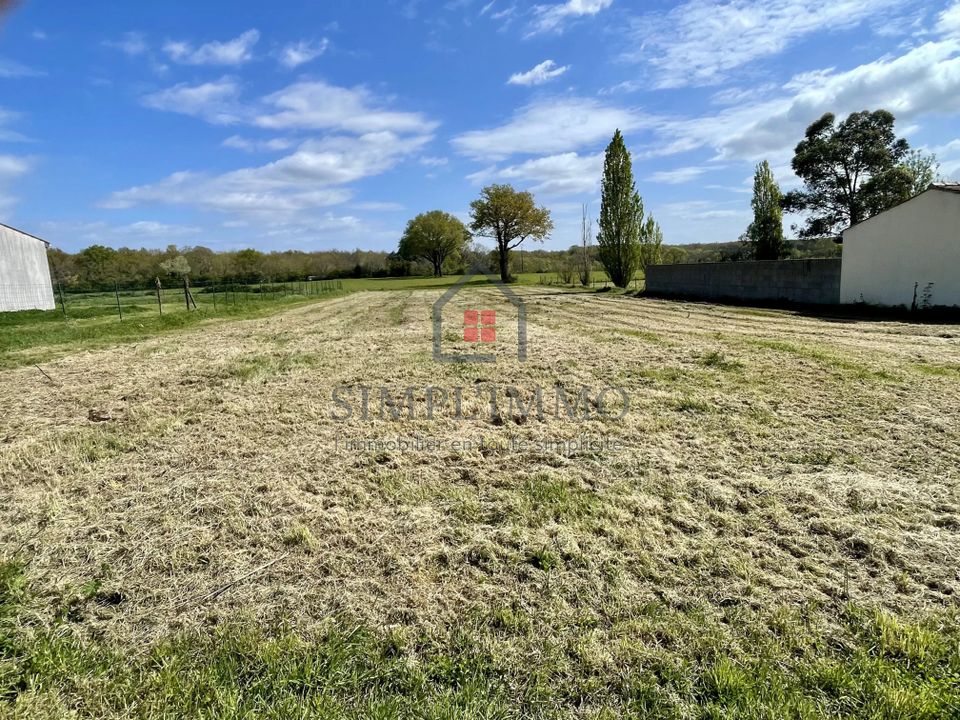 Helårsgrund i Saint-Jean-d'Angle, Charente-Maritime - foto 1