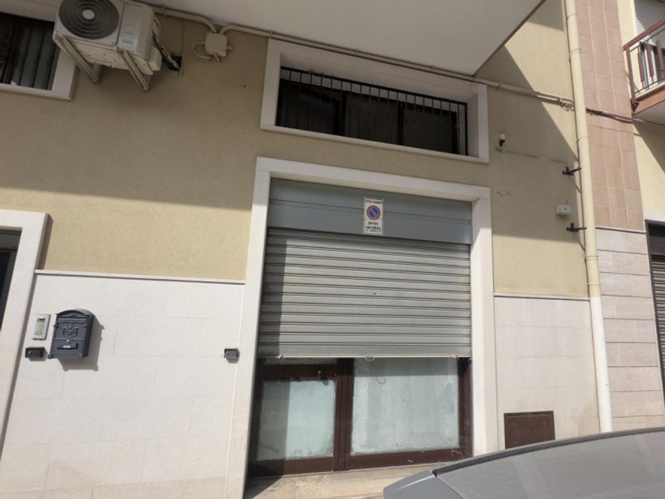 Erhvervsejendom i Andria, Barletta-Andria-Trani - foto 1