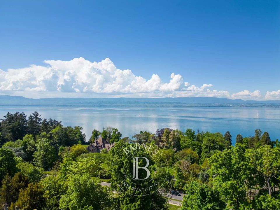 Villa i Thonon-les-Bains, Haute-Savoie - foto 1