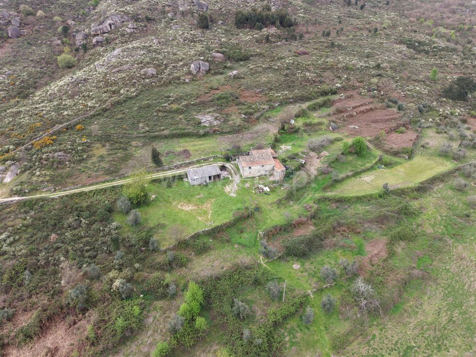 Erhvervsejendom i Fornos de Algodres, Guarda - foto 1