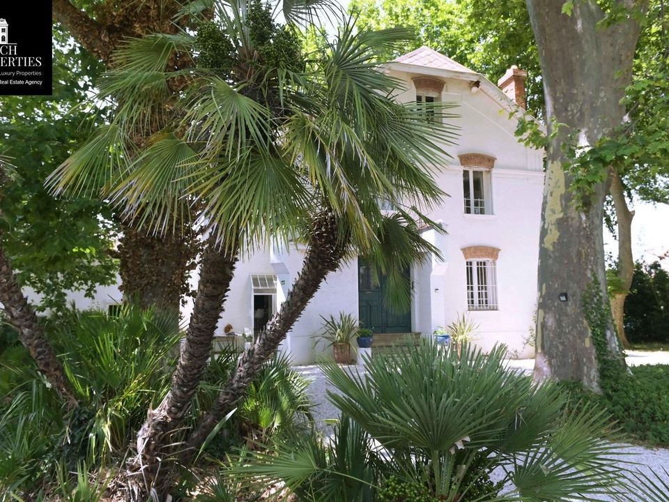 Villa a Espira-de-l'Agly, Pyrenees-Orientales - foto 1