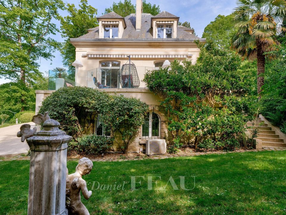 Villa i Rueil-Malmaison, Hauts-de-Seine - foto 1