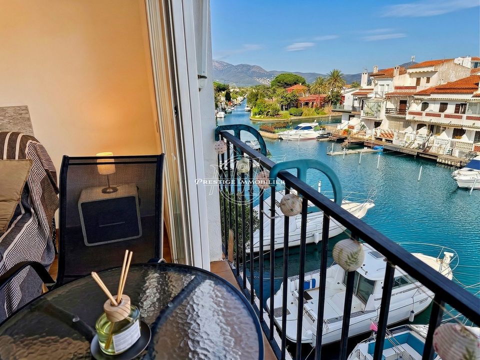 Lejlighed i Empuriabrava, Gerona - foto 1