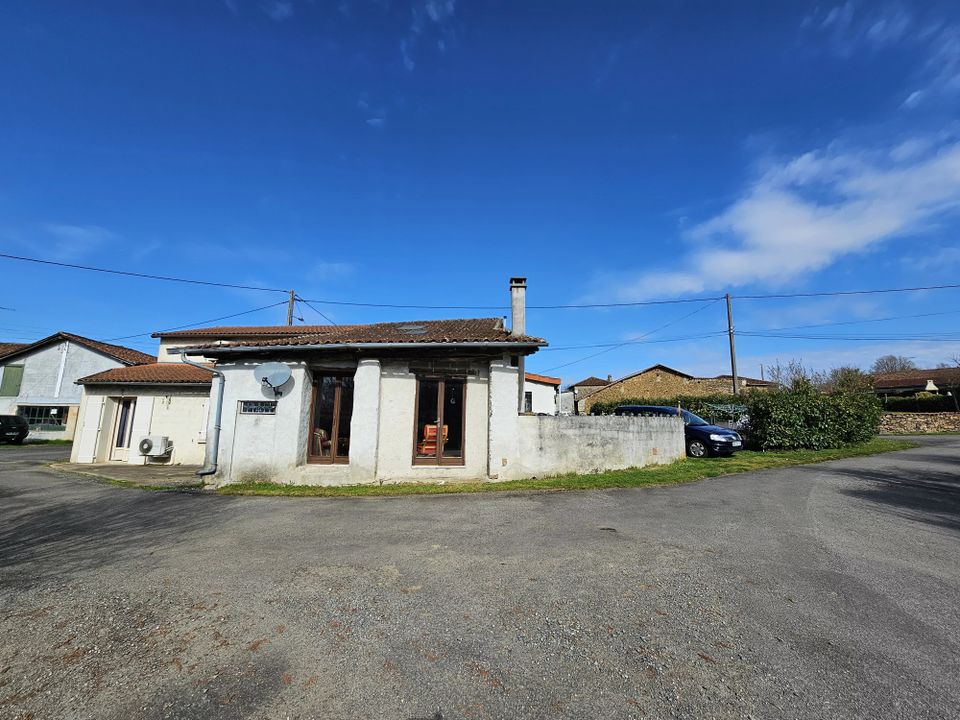 Dorpshuis in Cherves-Chatelars, Charente - foto 1