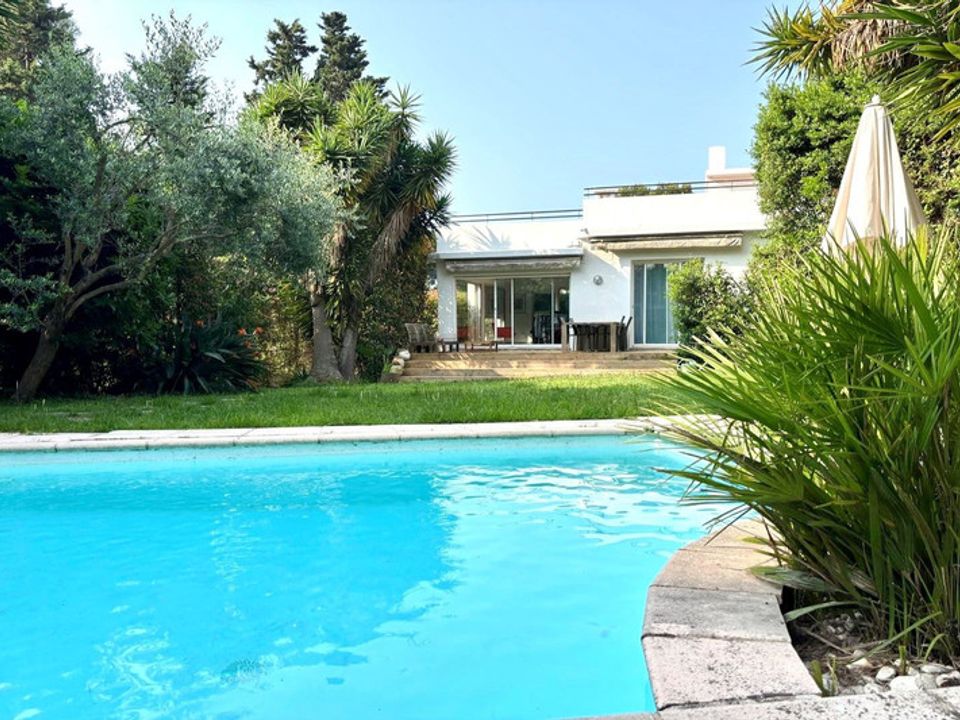 Villa i Antibes, Alpes-Maritimes - foto 1