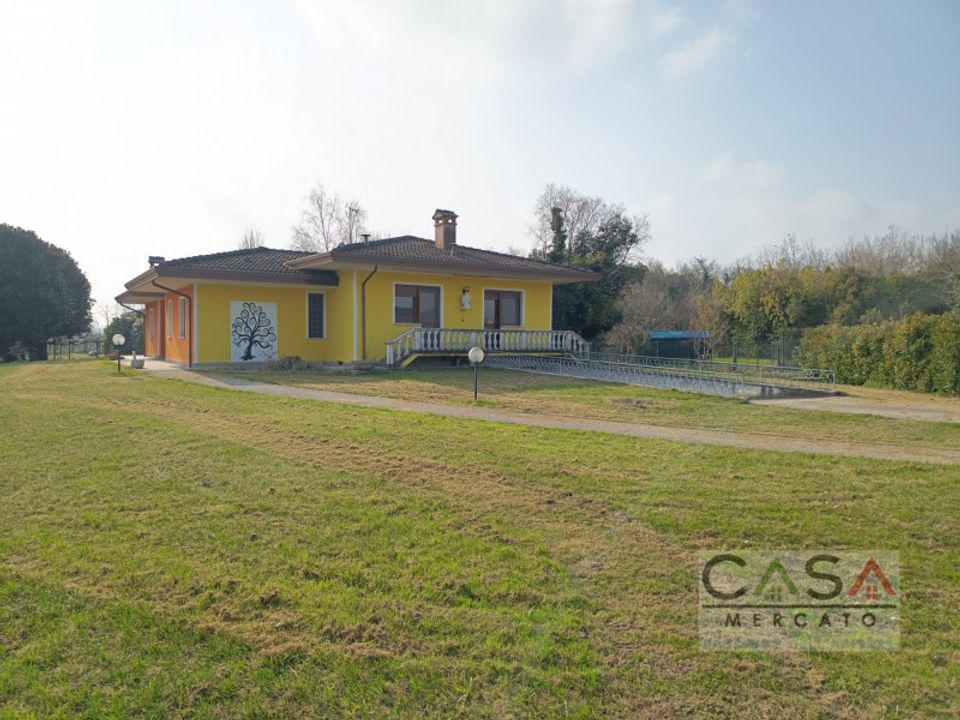 Villa i Vivaro, Pordenone - bilde 1