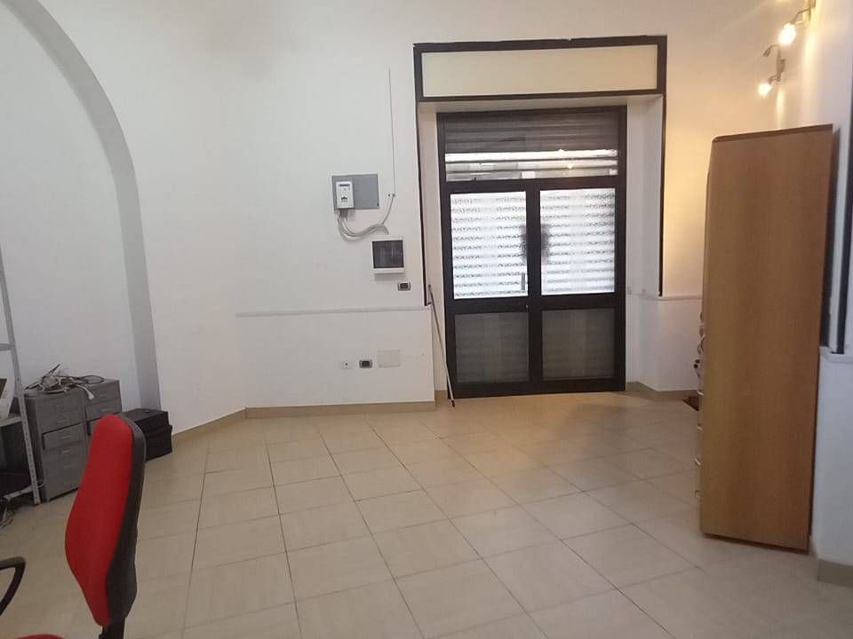 L'establiment comercial a Eboli, Salerno - foto 5