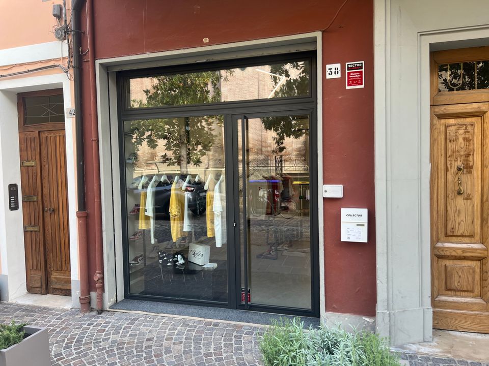 L'establiment comercial a Crevalcore, Bologna - foto 1