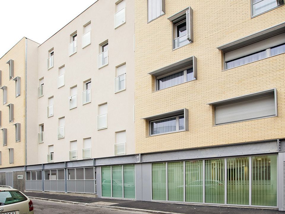 Erhvervsejendom i Montreuil, Seine-Saint-Denis - foto 1