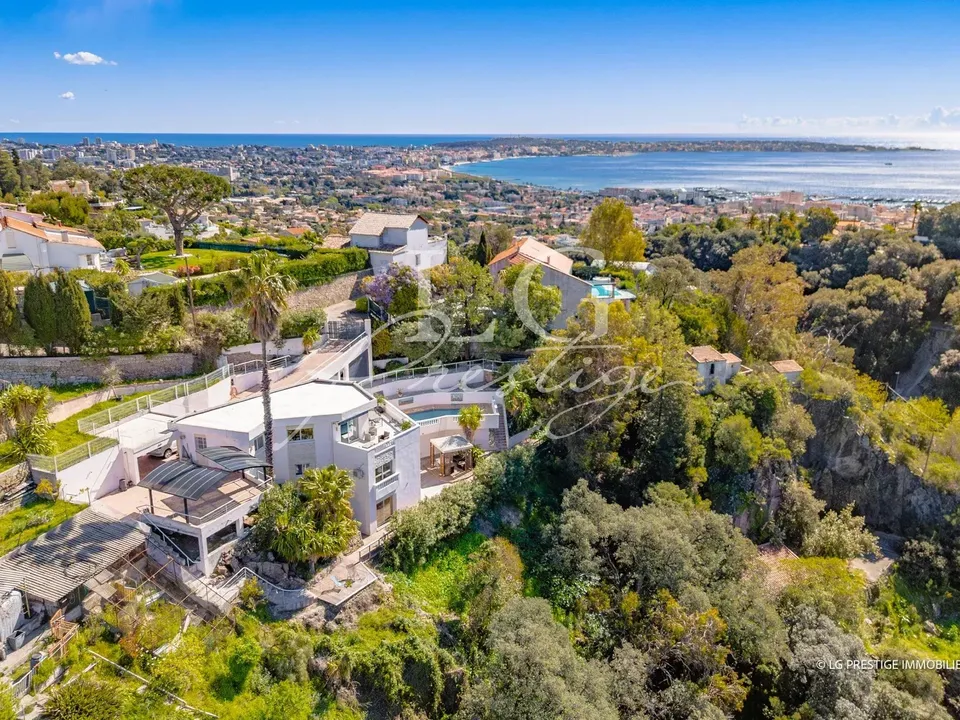 Villa i Vallauris, Alpes-Maritimes - foto 1