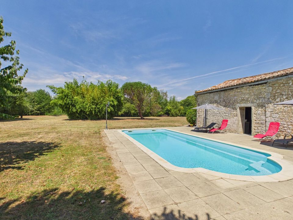 Villa in Saint-Genis-De-Saintonge, Charente-Maritime - foto 3
