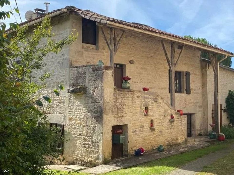 Rækkehus i Nanteuil-en-Vallee, Charente - foto 4