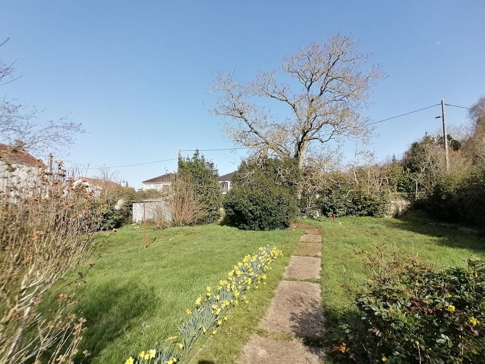 Helårsgrund i Buxerolles, Vienne - foto 1