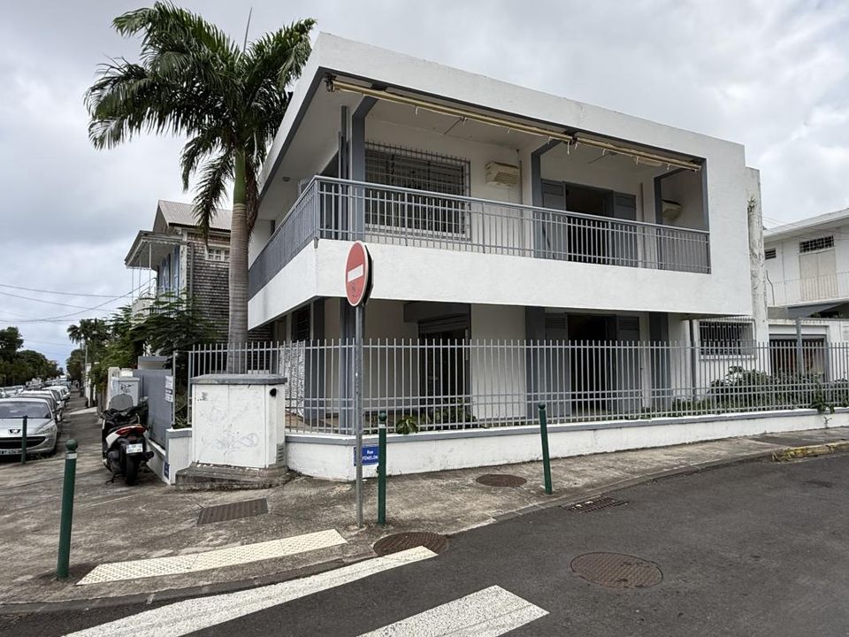 Erhvervsejendom i Saint-Denis, La Reunion - foto 1