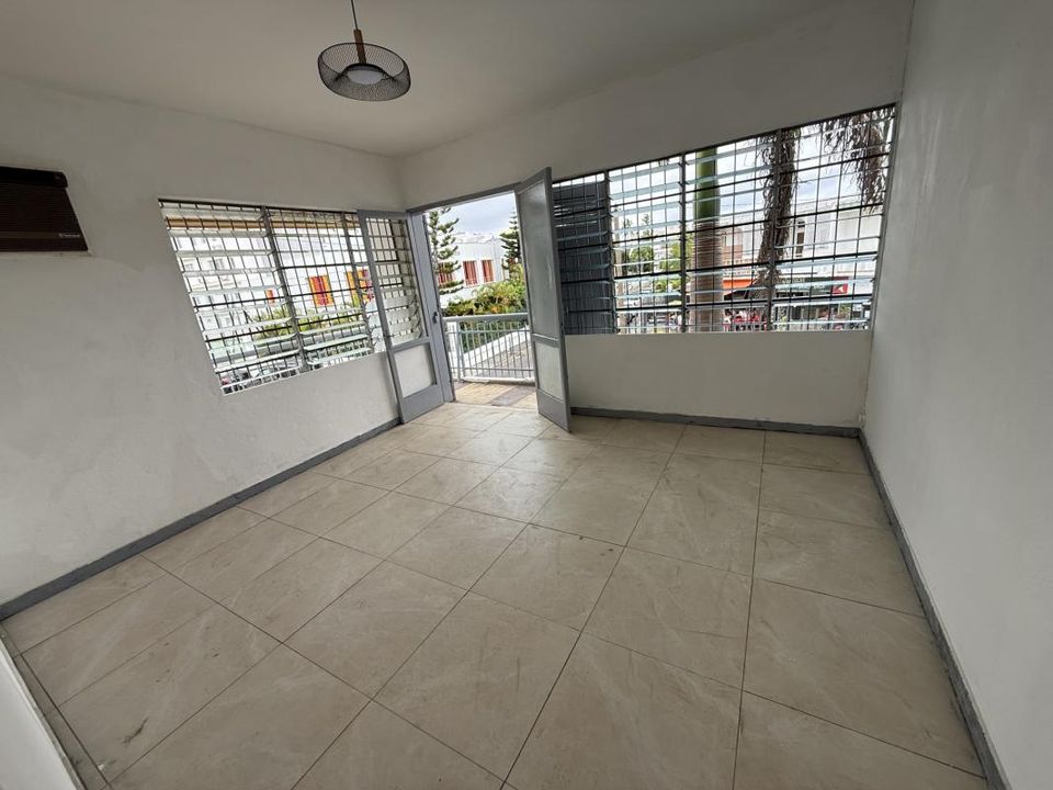 Erhvervsejendom i Saint-Denis, La Reunion - foto 4
