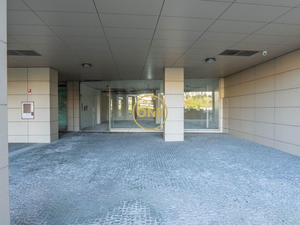 Erhvervsejendom i Pacos de Ferreira, Porto - foto 2