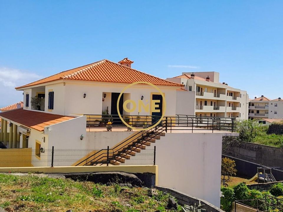 Erhvervsejendom i Santa Cruz, Madeira - foto 1