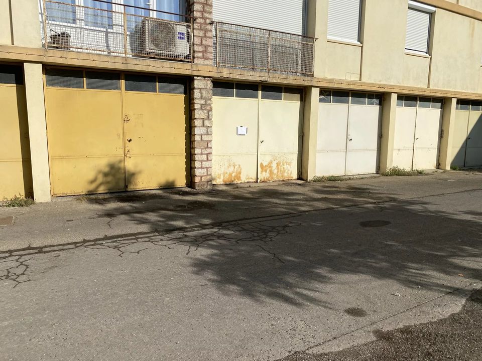 Garage i Nimes, Gard - foto 1
