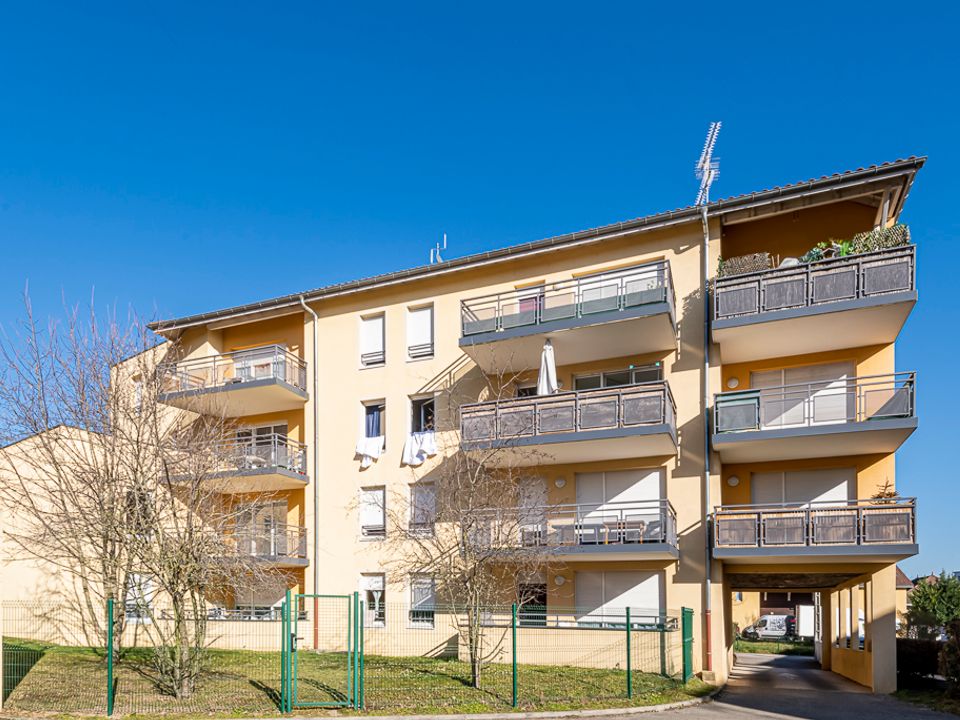 Lejlighed i La Tour-du-Pin, Isere - foto 1