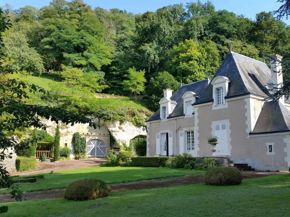 Landejendom i La Chartre-sur-le-Loir, Sarthe - foto 1