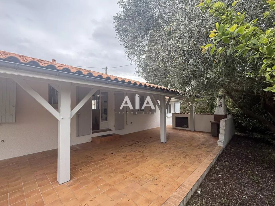 Villa en Saint-Yrieix-Sur-Charente, Charente - foto 1