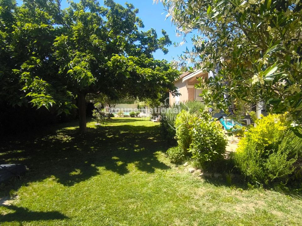 Villa in Le Thor, Vaucluse - photo 3