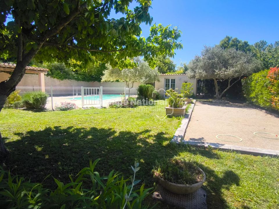 Villa in Le Thor, Vaucluse - photo 2