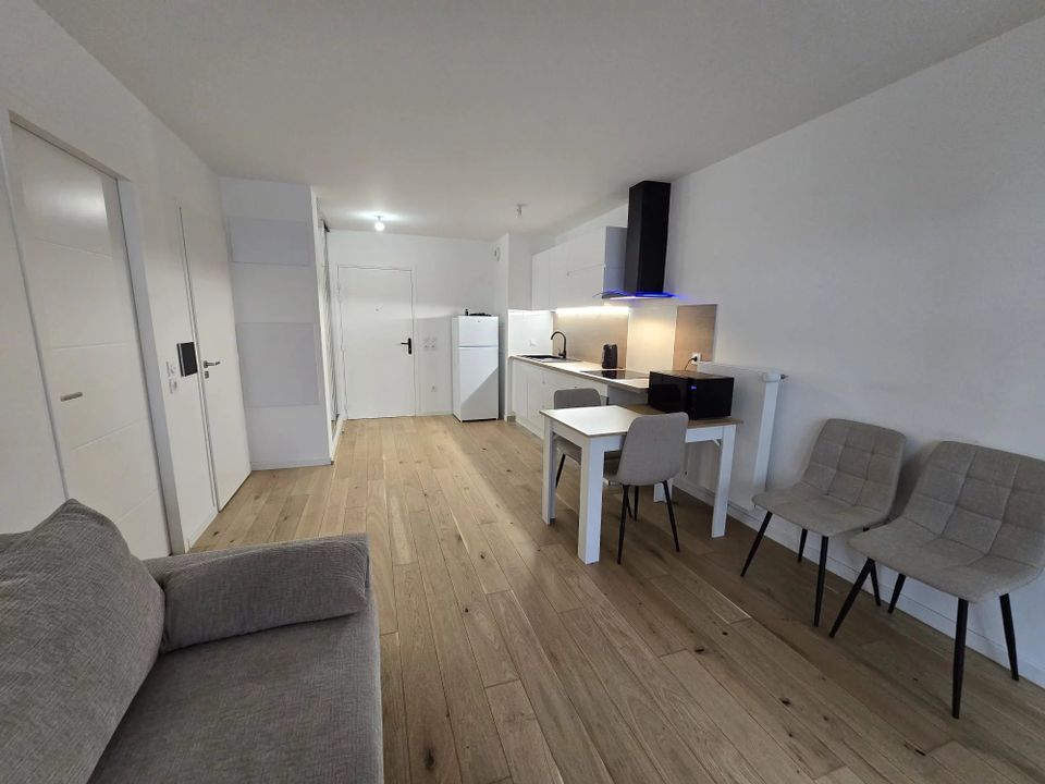 Apartment in Rueil-Malmaison, Hauts-de-Seine - photo 2