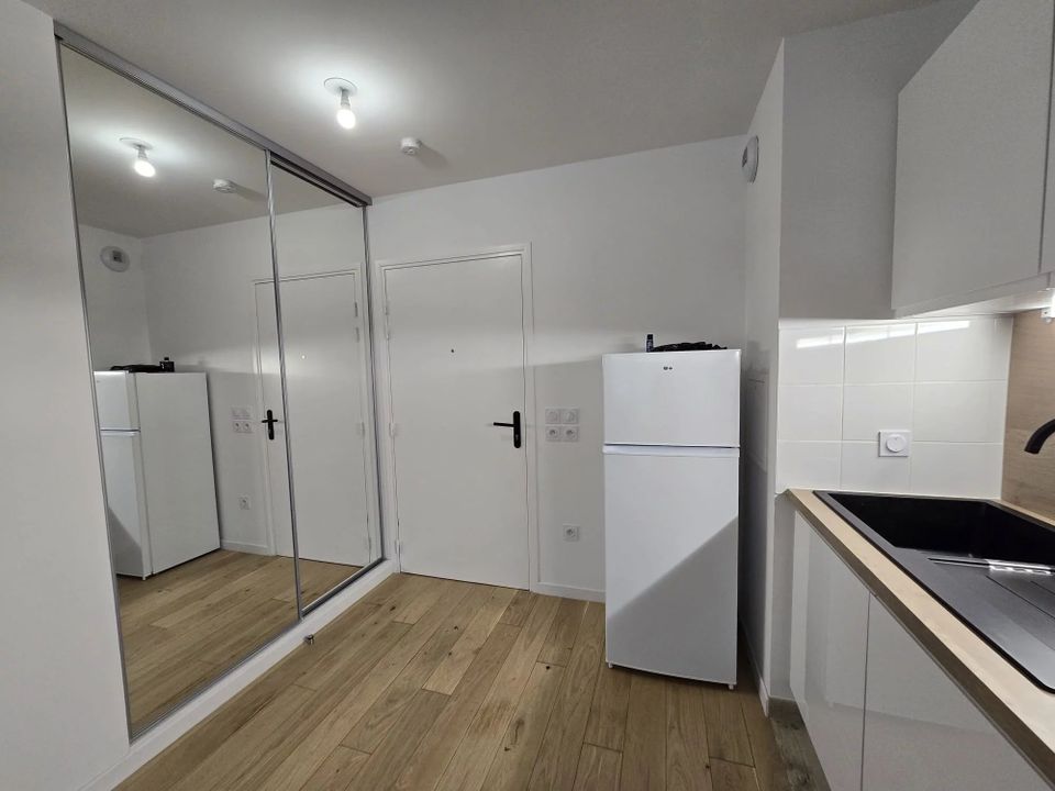 Apartment in Rueil-Malmaison, Hauts-de-Seine - photo 4