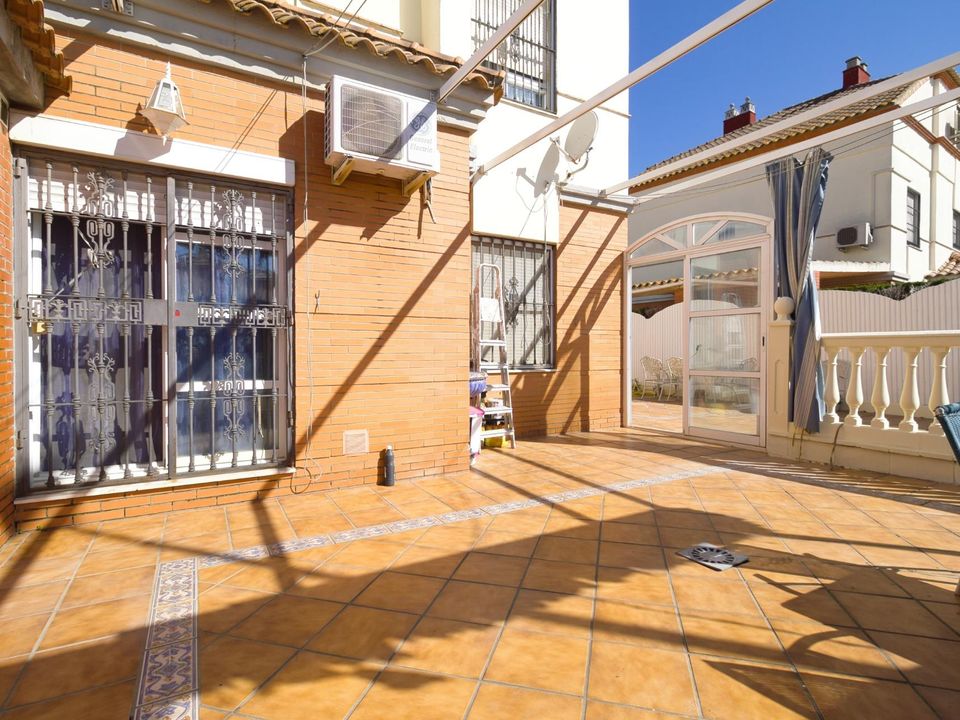 Casa adossada a Gines, Sevilla - foto 2