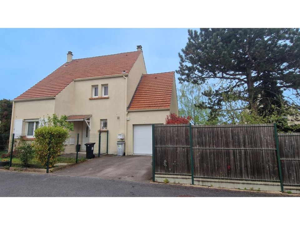 Villa i La Chapelle-en-Serval, Oise - bilde 1