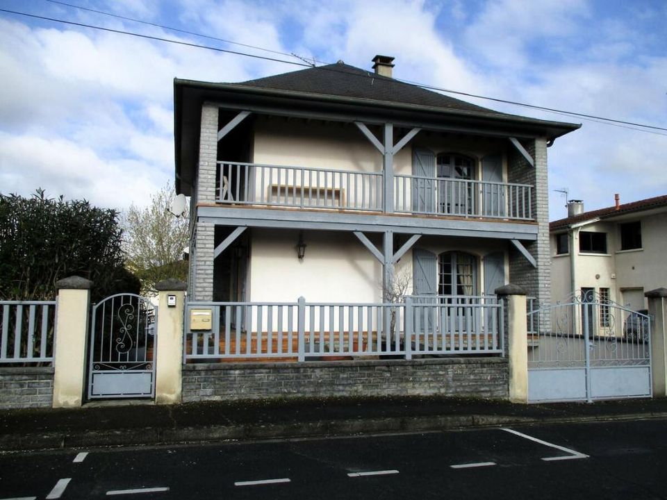 Villa i Tarbes, Hautes-Pyrenees - foto 1
