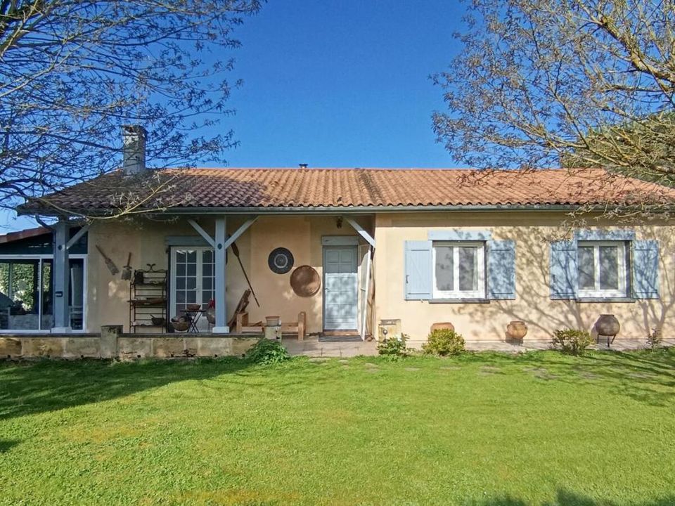 Villa i Saint-Médard-de-Guizières, Gironde - foto 1