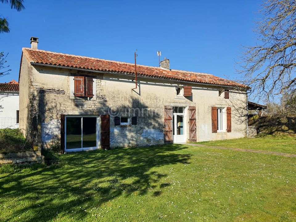 Landejendom i Chef-Boutonne, Deux-Sevres - foto 1