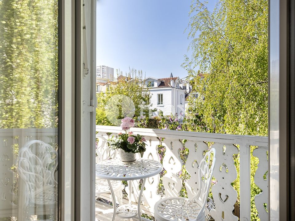 Byhus i Courbevoie, Hauts-de-Seine - foto 1