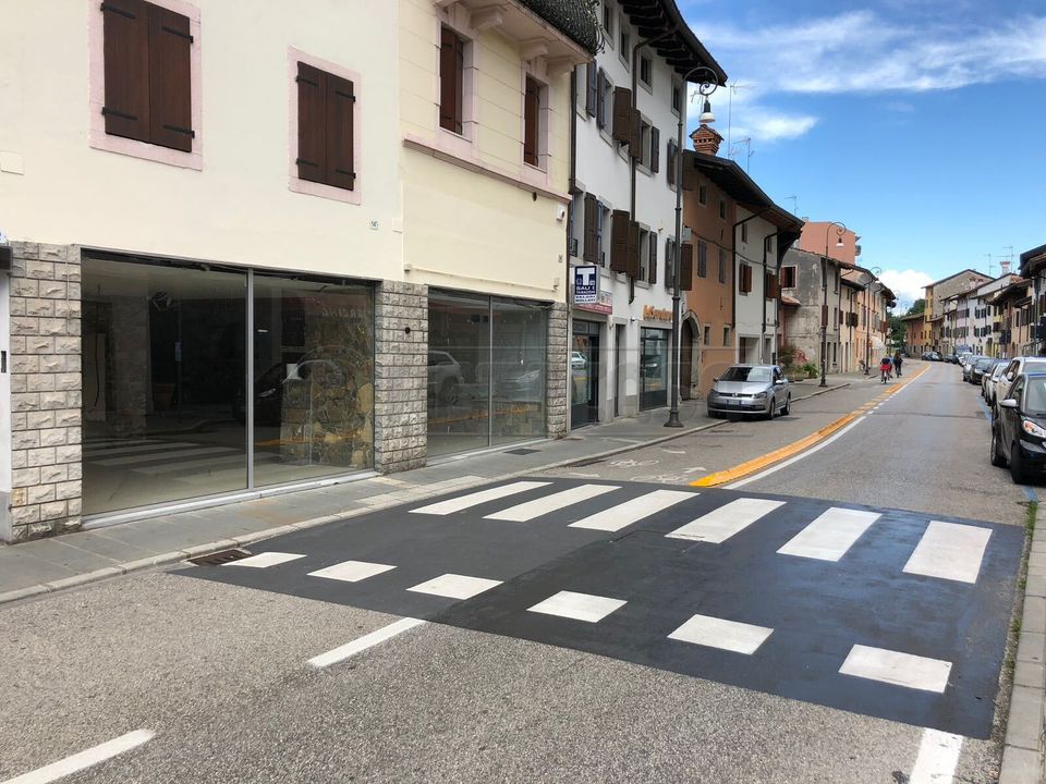 Erhvervsejendom i Udine, Udine - foto 1
