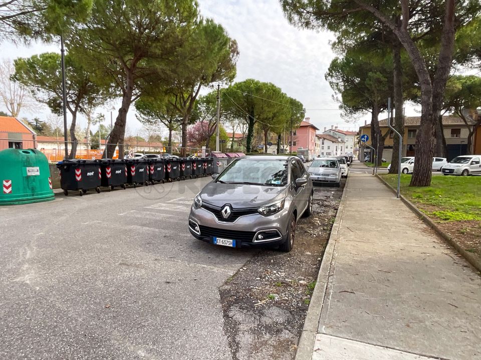 Garage i Palmanova, Udine - foto 3