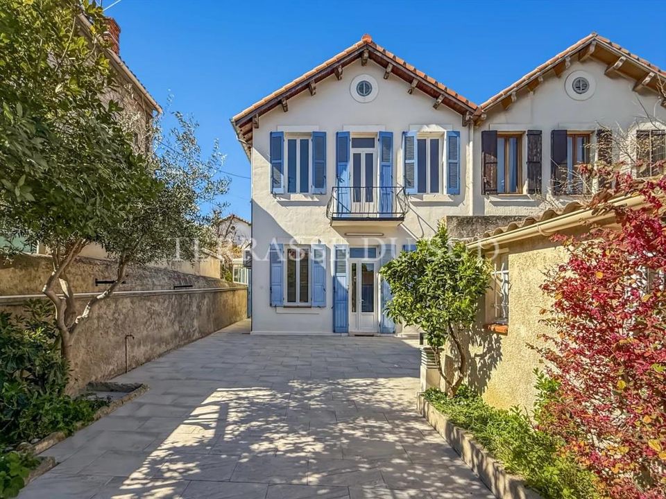 Villa i Marseille, Bouches-du-Rhone - foto 1