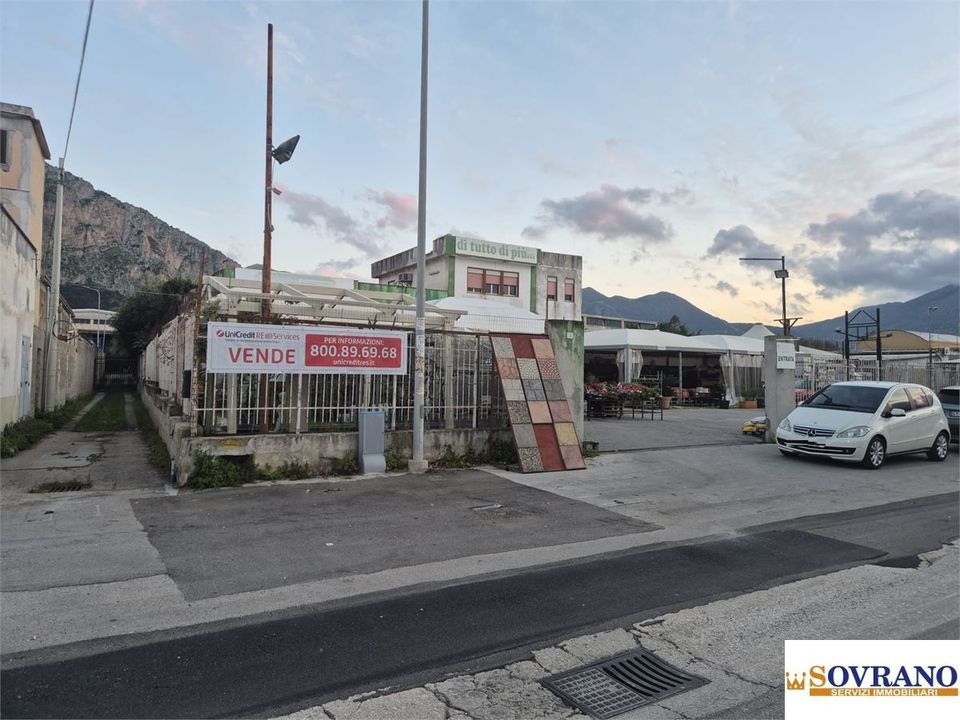 Erhvervsejendom i Carini, Palermo - foto 1