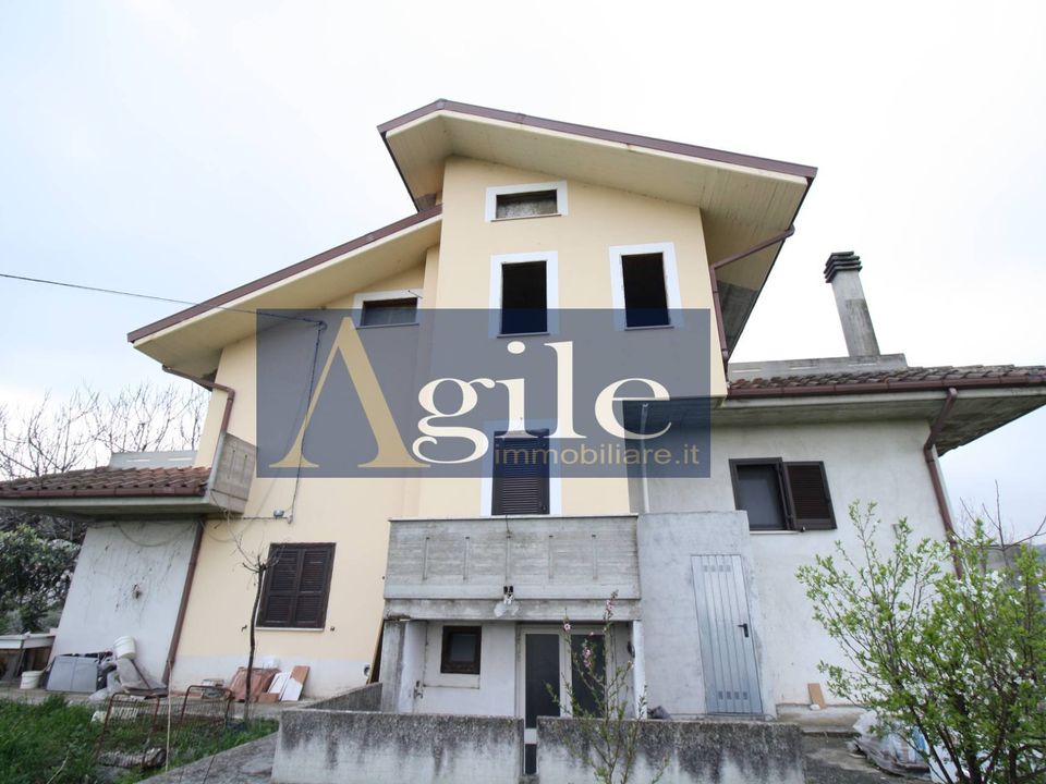 Villa a Sant'Egidio alla Vibrata, Teramo - foto 4