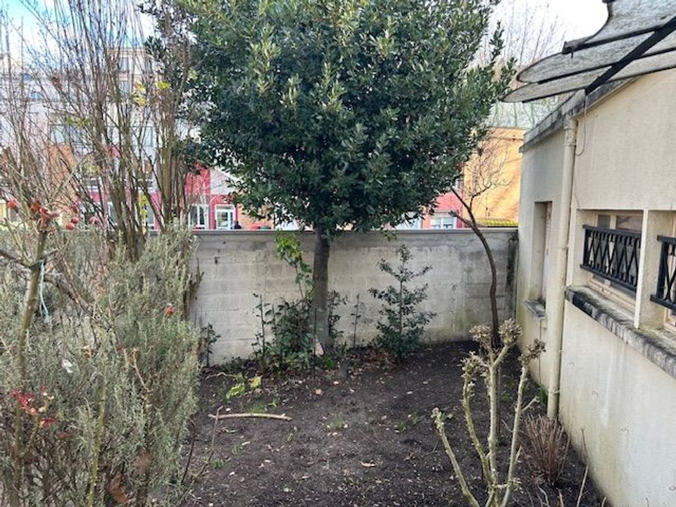 Villa in Issy-les-Moulineaux, Hauts-de-Seine - photo 4