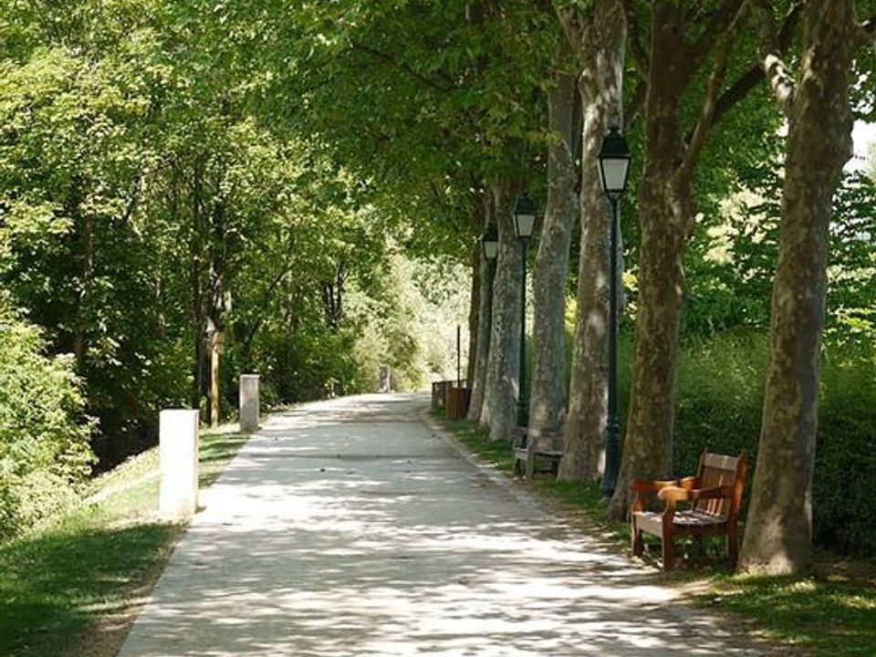 Studio in Rueil-Malmaison, Hauts-de-Seine - photo 4