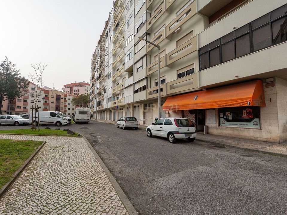 Erhvervsejendom i Odivelas, Lisbon - foto 2