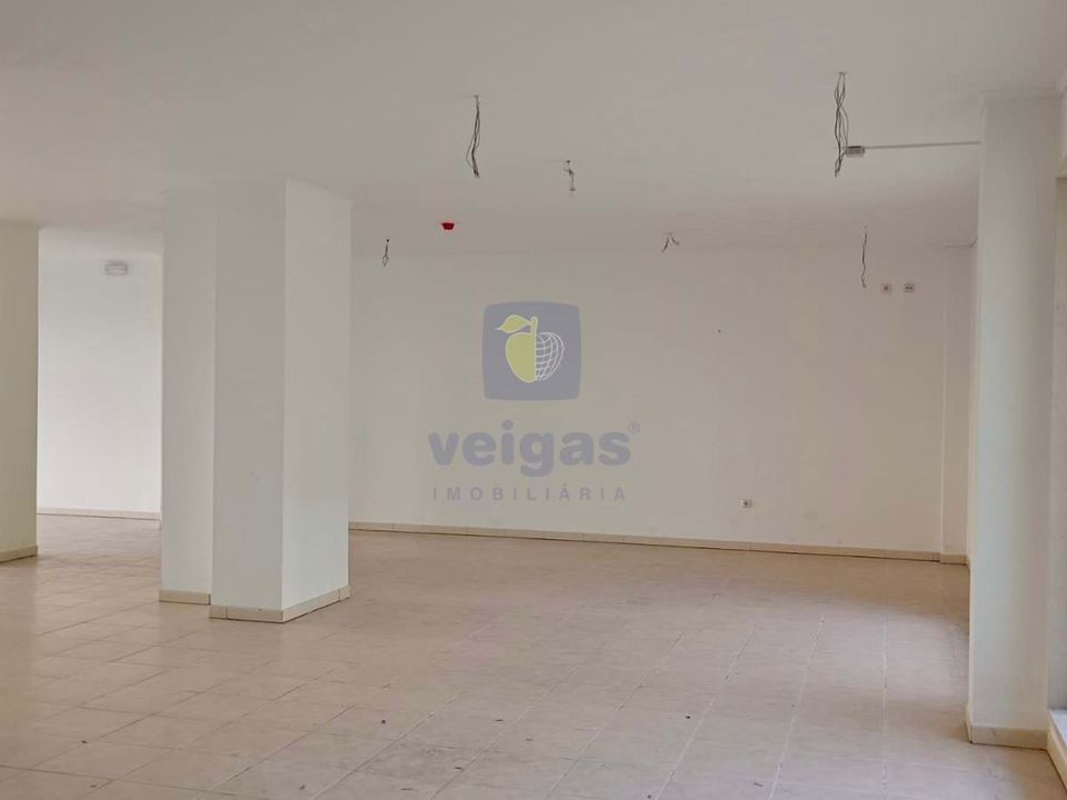 Erhvervsejendom i Camarate, Lisbon - foto 3
