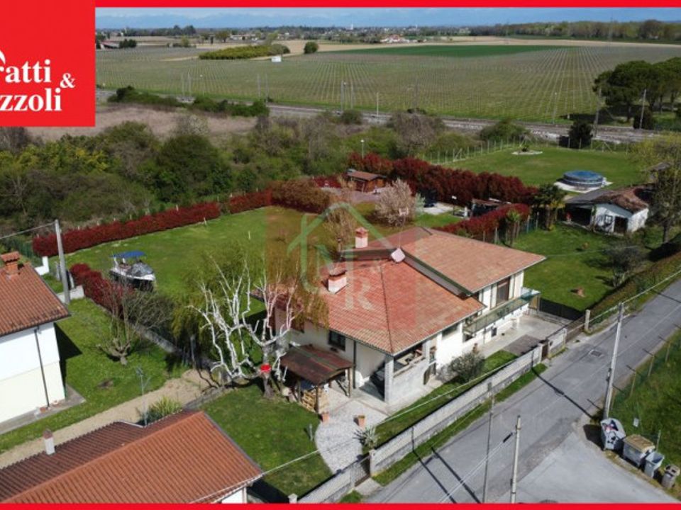Villa i Fiumicello Villa Vicentina, Udine - foto 1